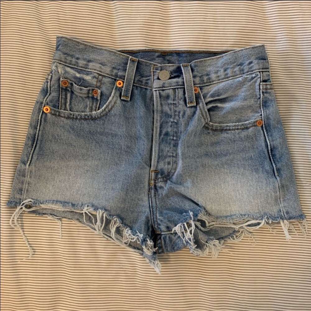 Vintage Levi’s 501 shorts - Picture 2 of 4